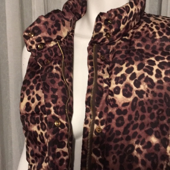 New Leopard Print Puffer Vest - Picture 3 of 7
